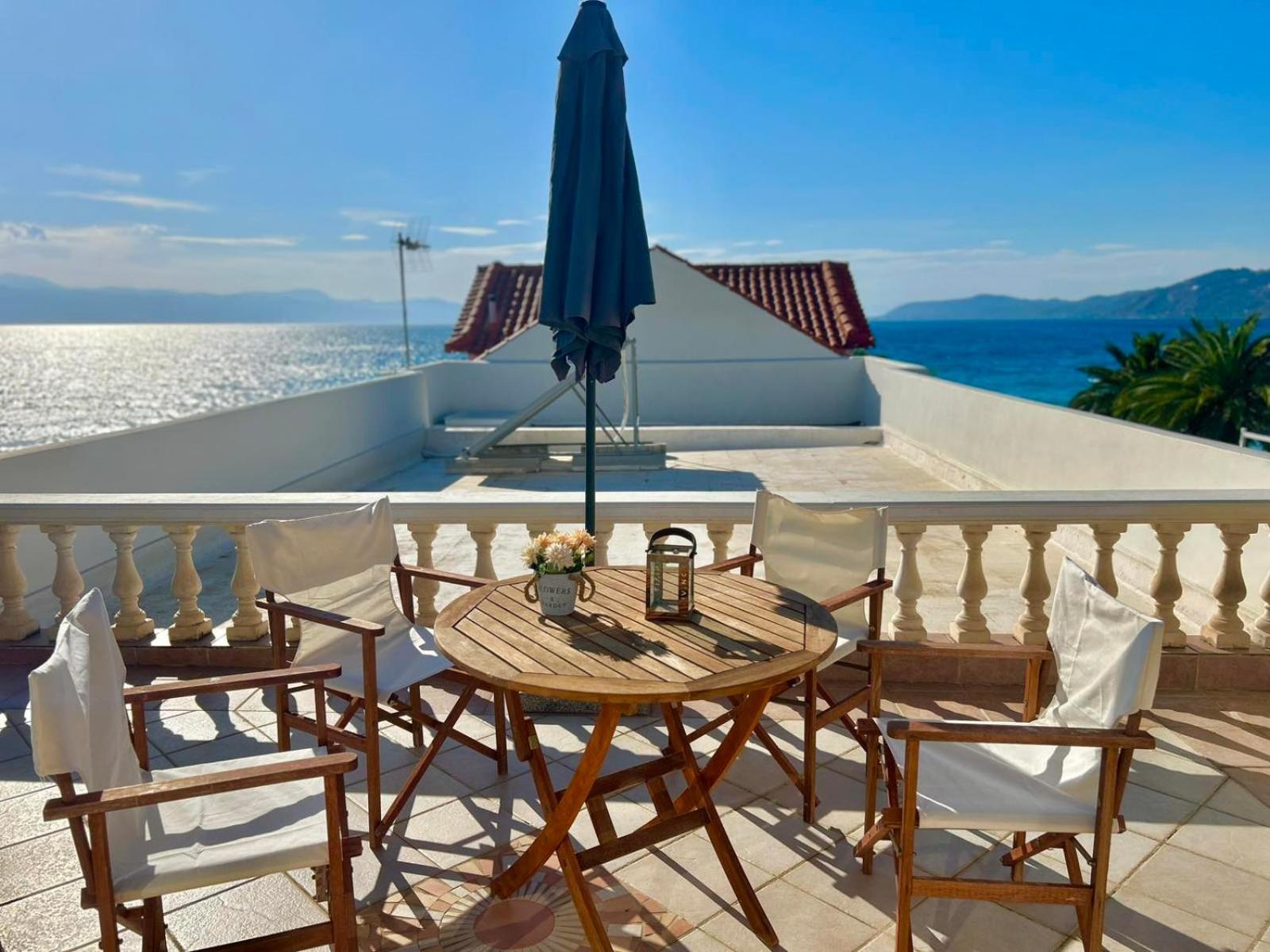 Villa Seabreeze Loutráki Exteriör bild
