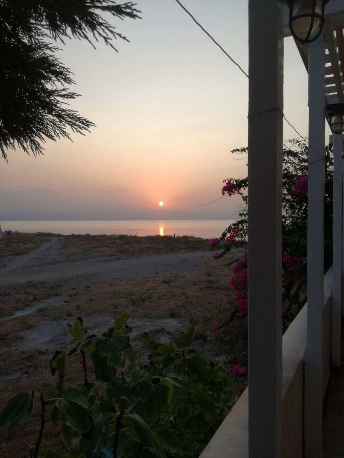 Villa Seabreeze Loutráki Exteriör bild
